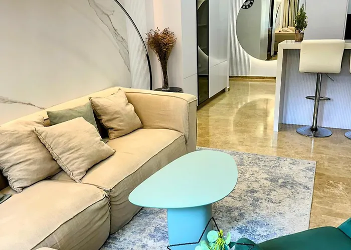 Luxury Blue Coast Seaside Retreat Apartament